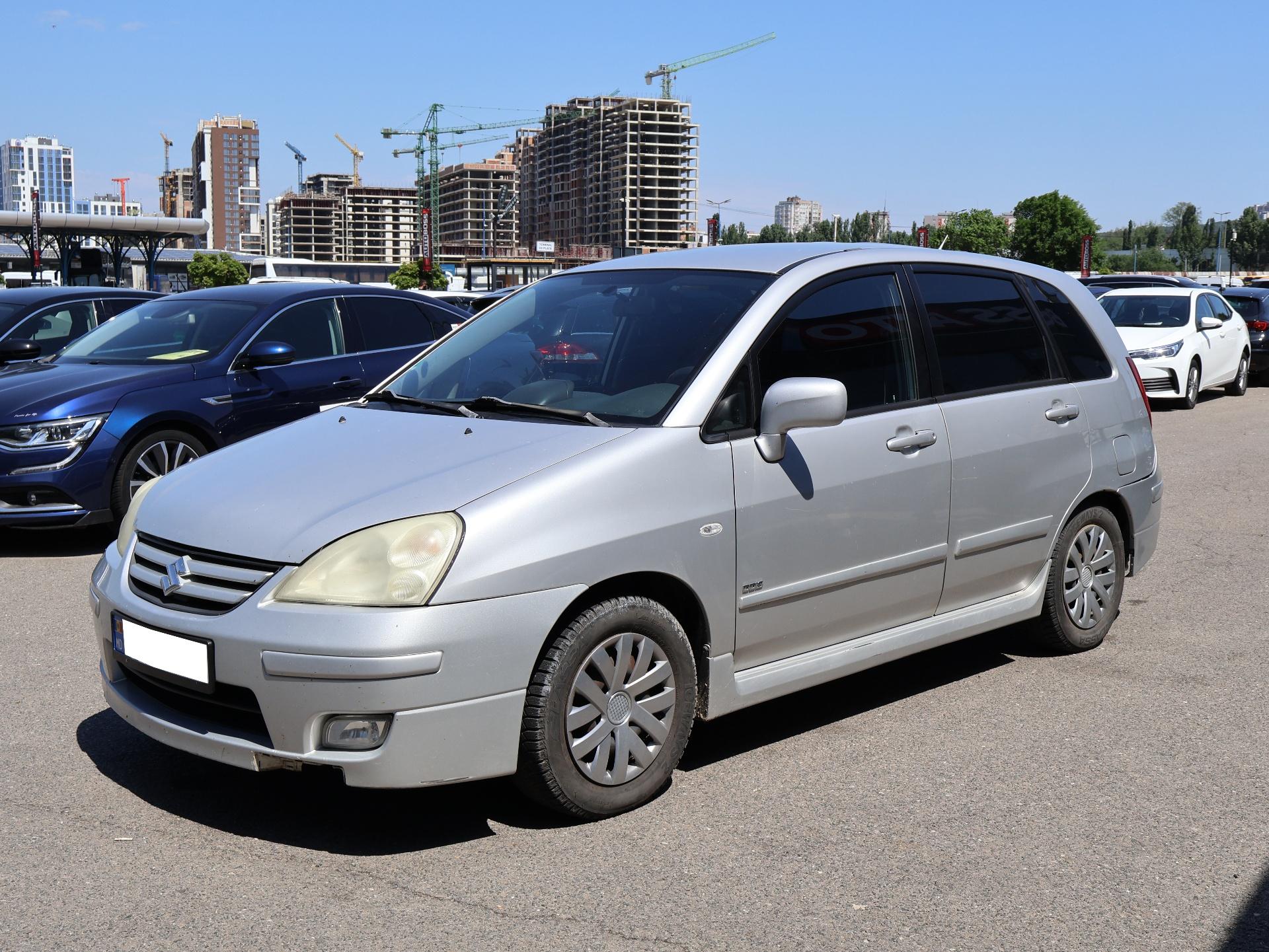 Suzuki Liana
