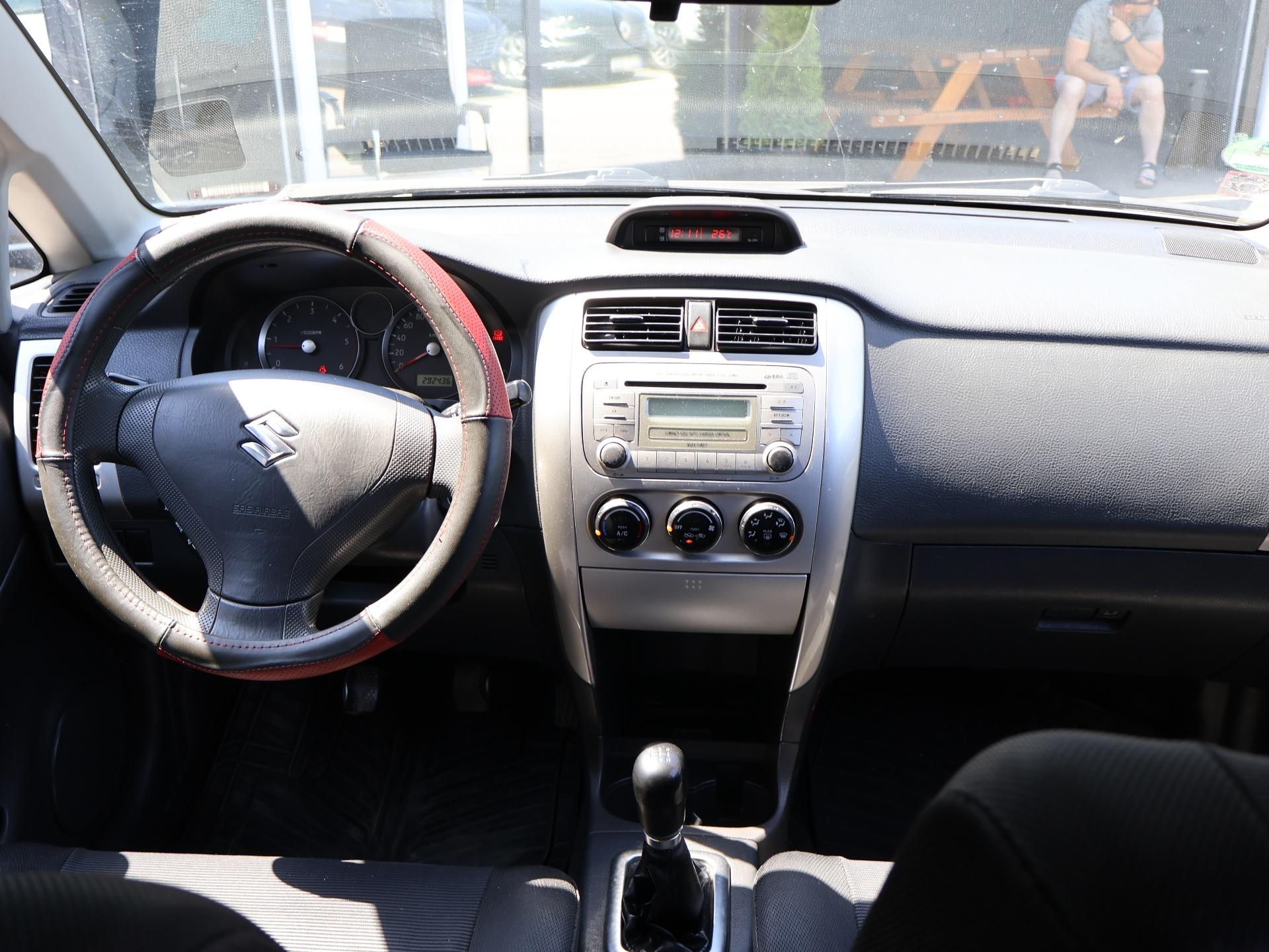 Suzuki Liana