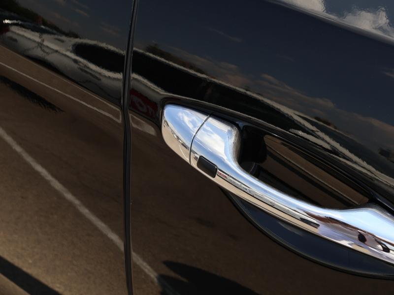Car Thumb