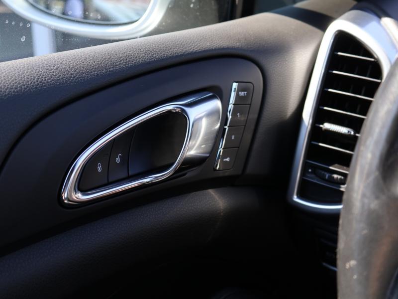 Car Thumb