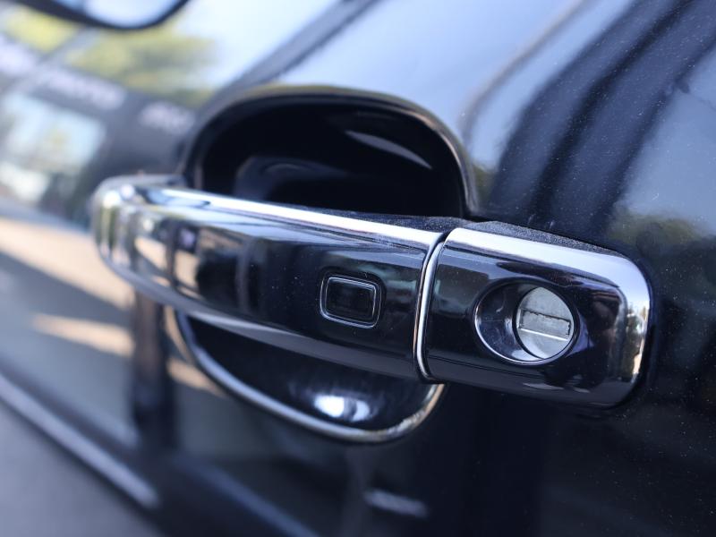 Car Thumb